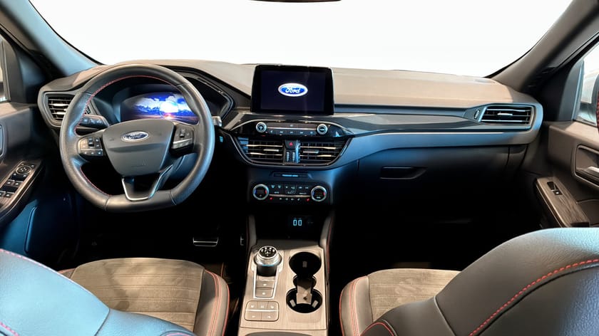 Bild 4 av Ford Kuga Plug-In Hybrid ST-Line-X Phev 225 hk Pano | B&O | Drag | Head-up