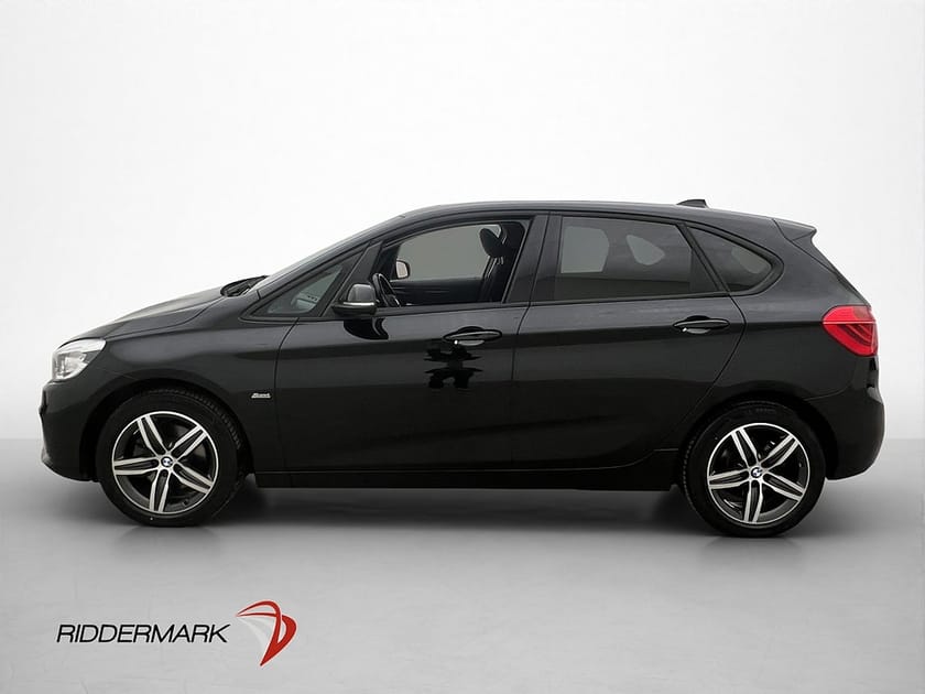 Bild 4 av BMW 220d xDrive Active Tourer 220 Sport line Pano HuD B-Kamera Drag Navi