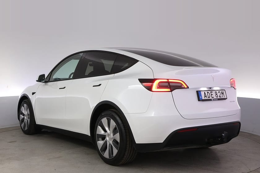 Bild 4 av Tesla Model Y Long Range AWD Autopilot Panorama Drag V-hjul