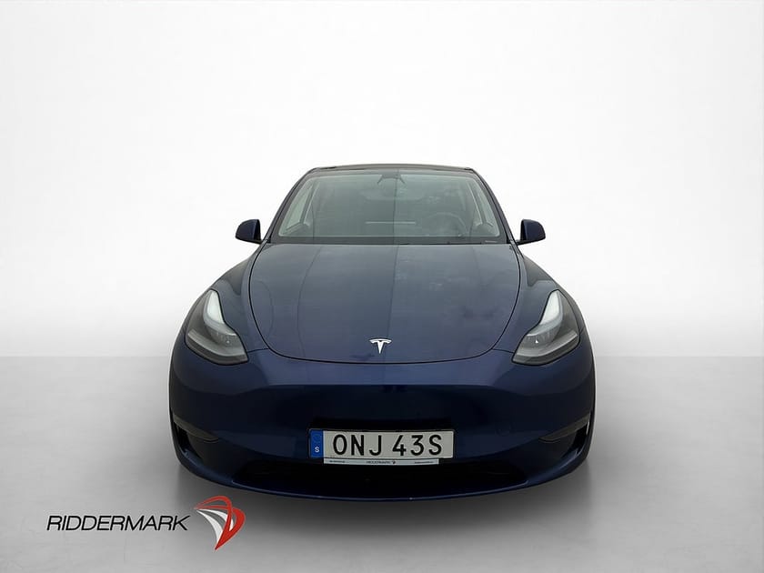 Bild 3 av Tesla Model Y Long Range AWD Värmepump Pano Drag AP MOMS