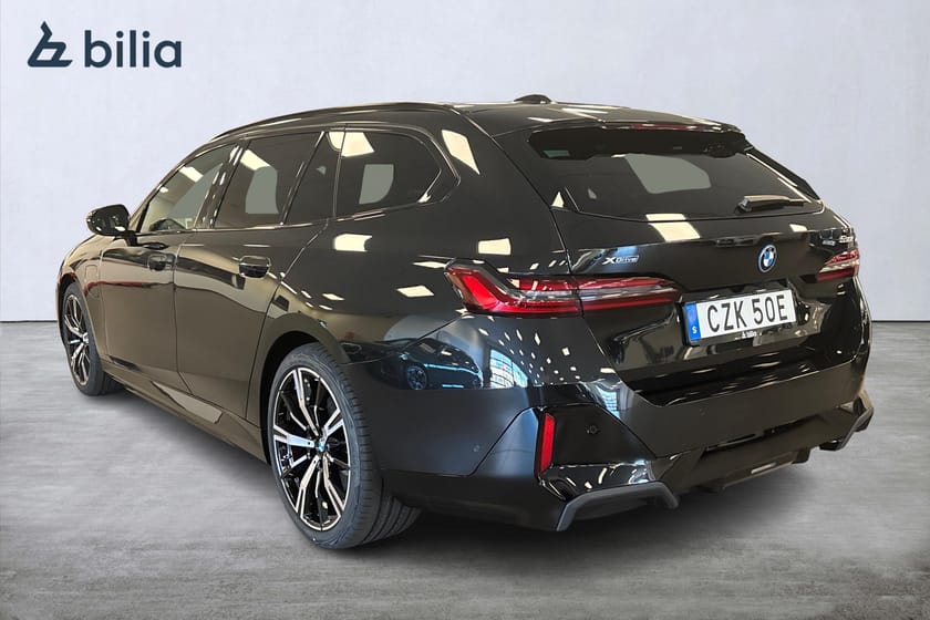 Bild 2 av BMW 530e xDrive Touring M Sport Pro / Pano / B&W / Drag / Adaptiv / 360