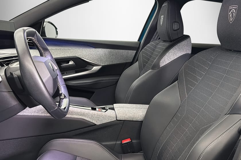 Bild 5 av Peugeot 3008 Hybrid 145 145hk GT EN ÄGARE LEVERERAS NYSERVAD