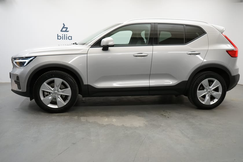 Bild 2 av Volvo XC40 B4 FWD Bensin Core SE II, Baklucka elmanövrerad, Navigation