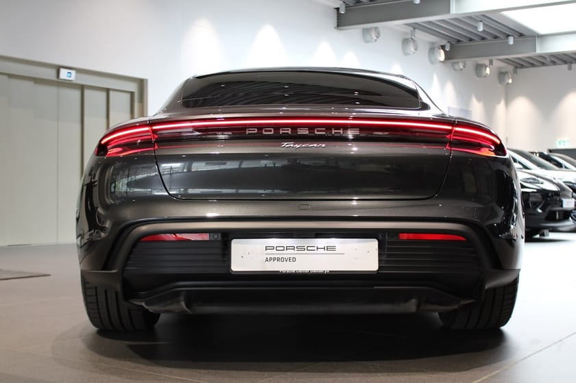 Bild 5 av Porsche Taycan Moms