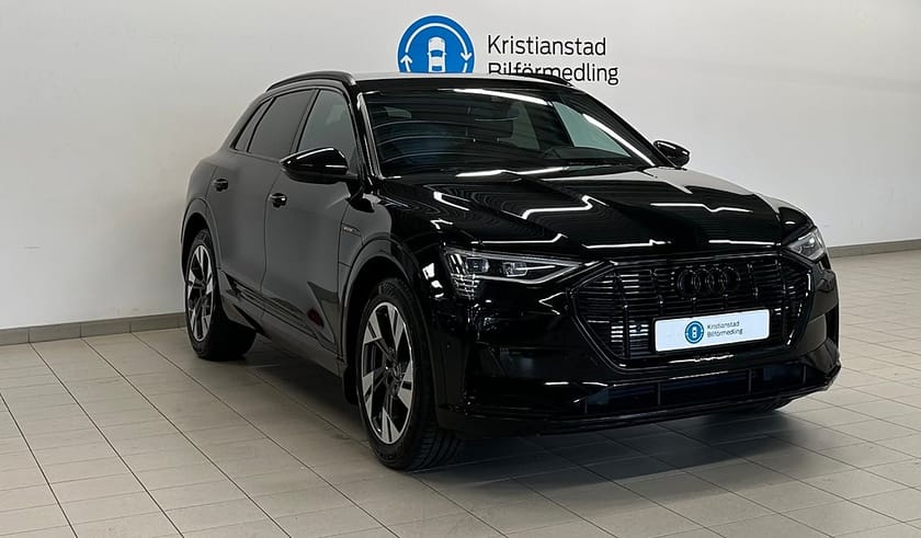 Bild 5 av Audi e-tron 55 quattro Navigation Svart Optikpaket Cockpit