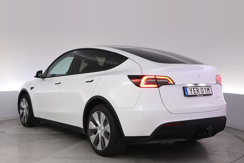 Bild 4 av Tesla Model Y Long Range AWD Autopilot Pano Drag