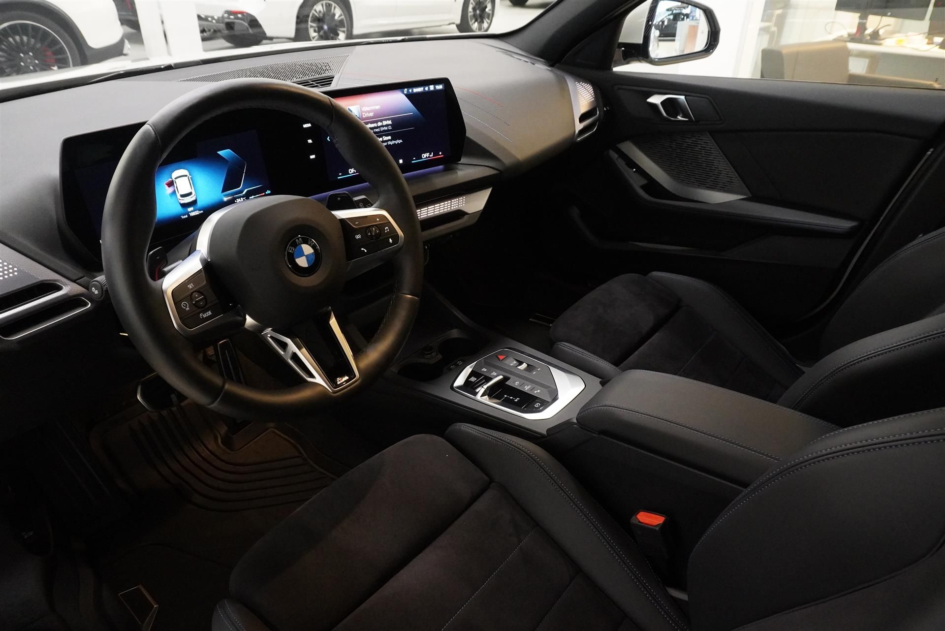 BMW 120 M Sportpaket 2026, bild 2/10
