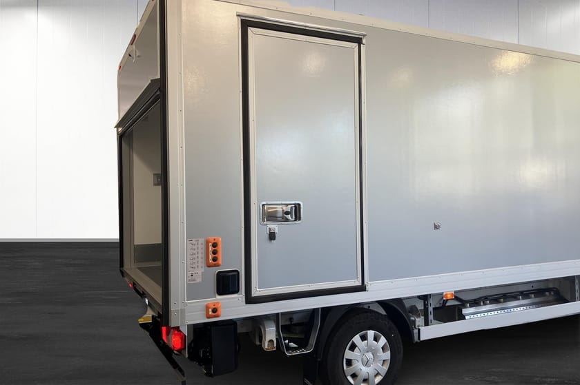 Bild 5 av Mercedes-Benz eSprinter 420 Chassi 81 kWh A3 Volymskåp LAGERKAMPANJ