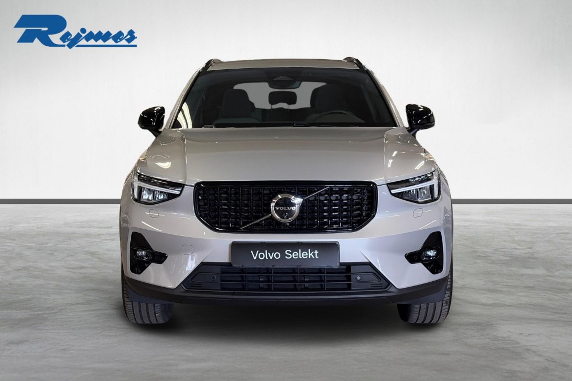 Volvo XC40 B3 FWD Bensin Plus Dark 2025, kuva 4/10