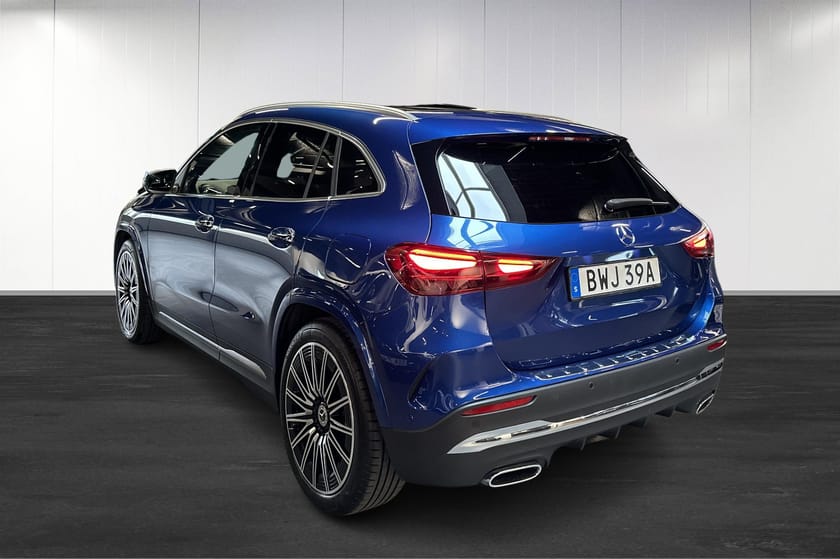 Bild 3 av Mercedes-Benz GLA 200 AMG Premium Panorama Keyless 360° Moms