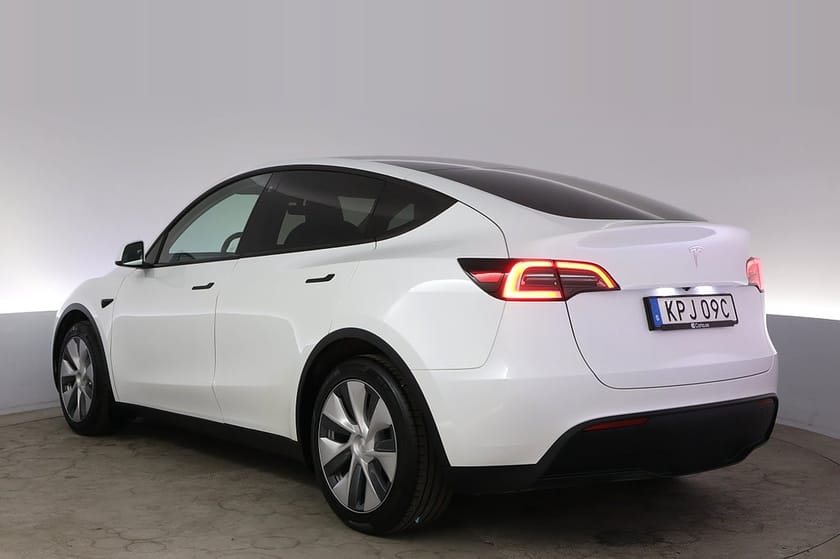 Bild 4 av Tesla Model Y Standard Range RWD Autopilot Panorama Drag