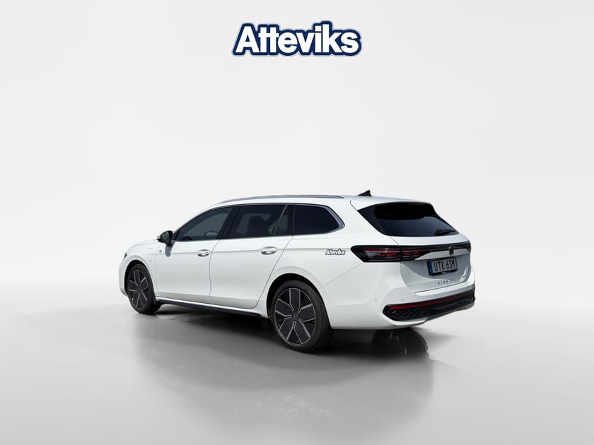 Bild 5 av Volkswagen Passat Variant eHybrid R-Line 272hk *Pano/Drag/Keyless/P.Värm*