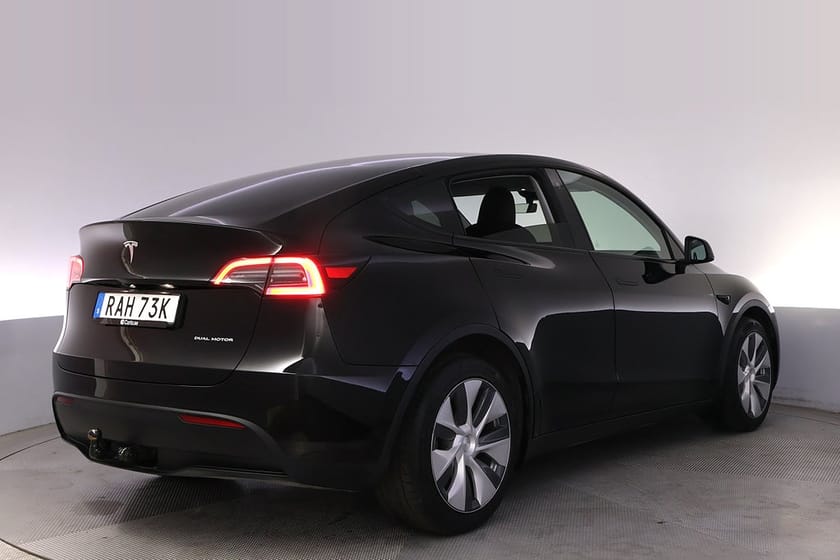 Bild 5 av Tesla Model Y Long Range AWD Autopilot Pano Drag