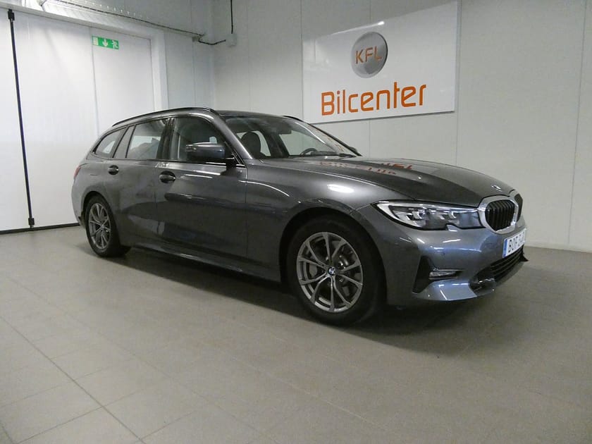 Bild 4 av BMW 330e xDrive Touring Aut-Drag-Navi-Cockpit-PDC-SoV