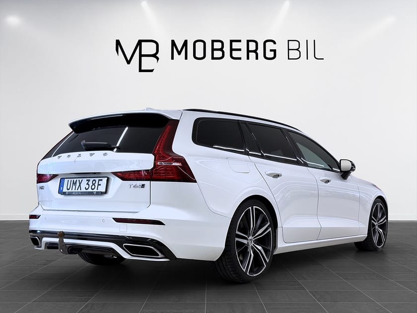 Bild 3 av Volvo V60 T6 AWD 310hk R-Design HUD Pano Värmare B-Kamera
