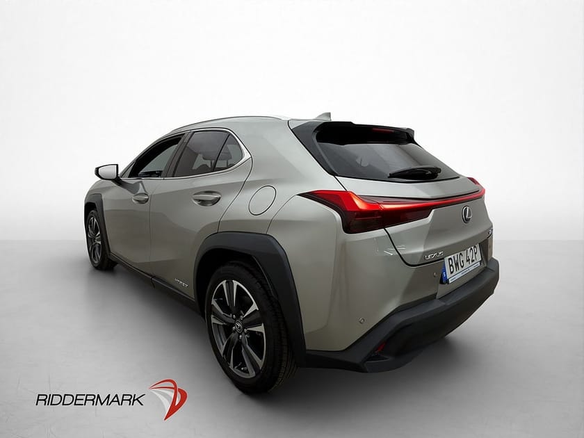 Bild 2 av Lexus UX 250h E-Four Premium Kamera Navi Skinn Elstolar