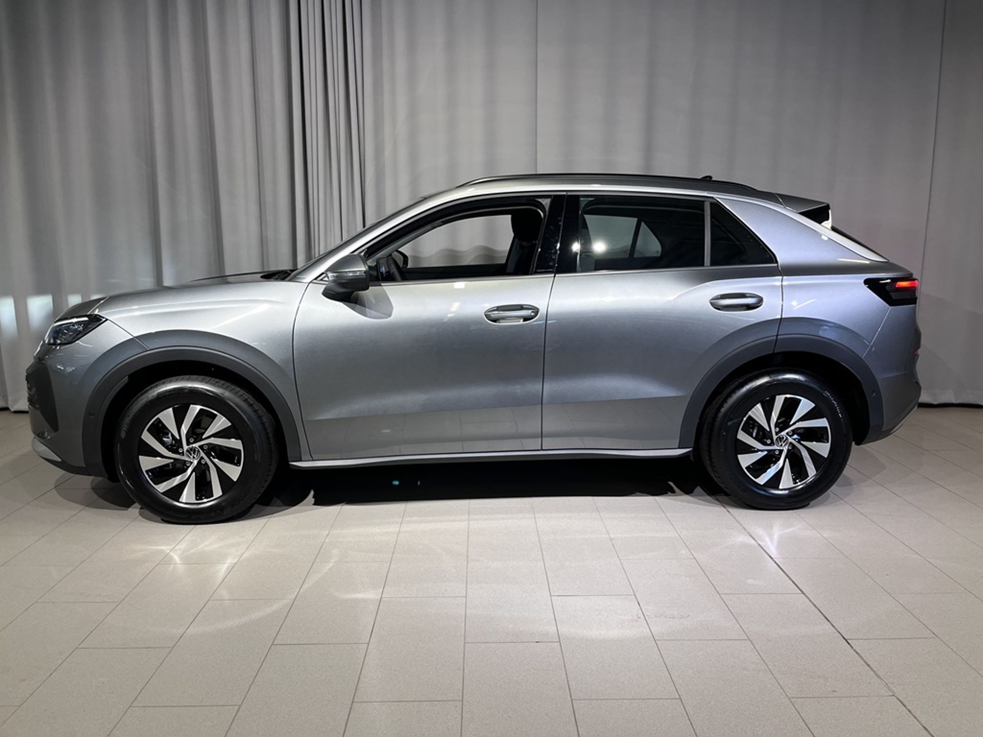 Volkswagen T-Roc 1.5 ETSI 150 HK DSG7 2026, kuva 3/10