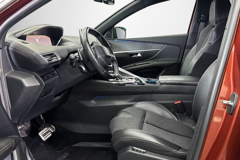 Bild 4 av Peugeot 3008 1.2 PureTech GT-LINE/ NY KAMREM/ LÅG SKATT