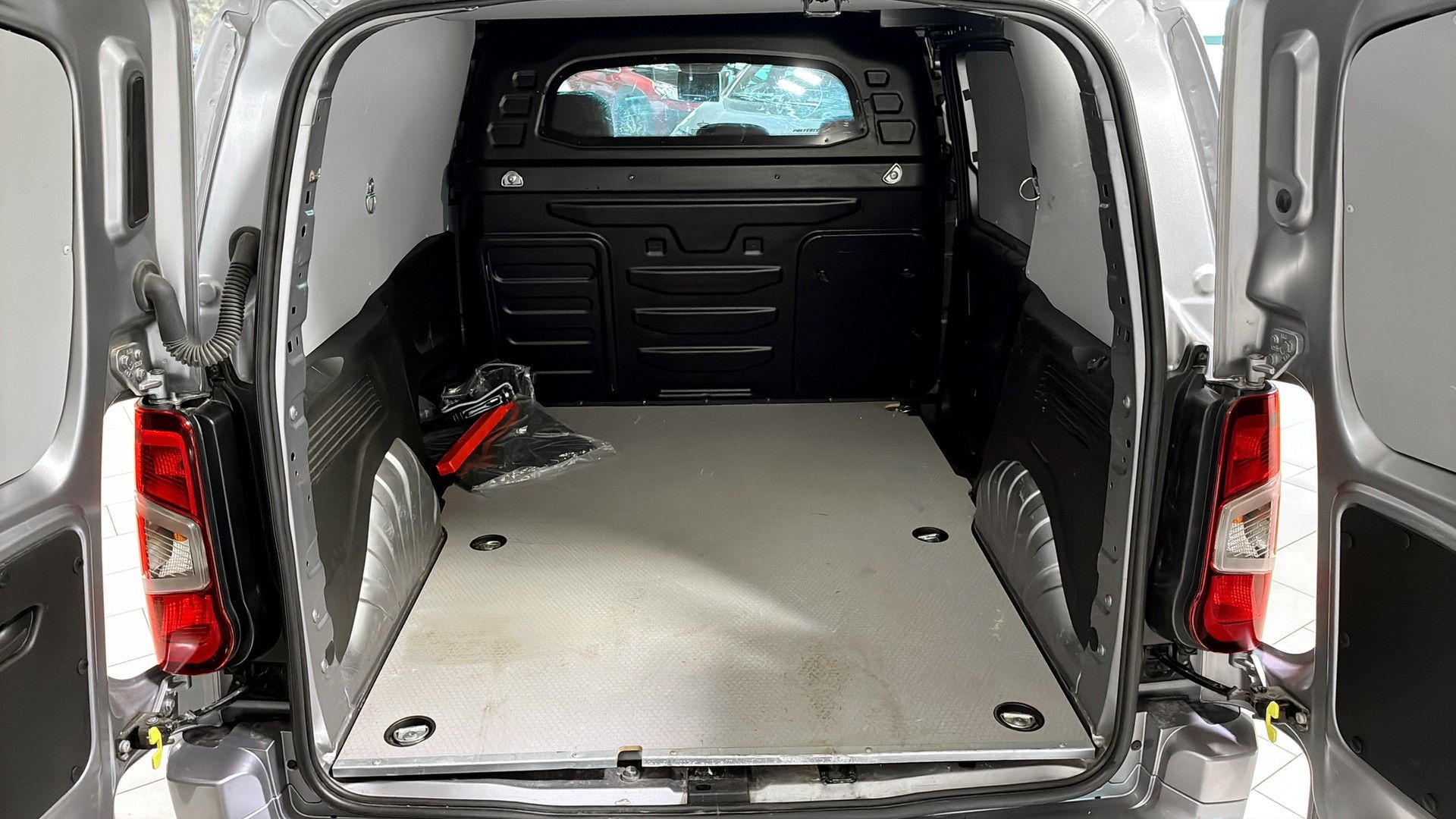 Peugeot Partner 1.5 BlueHDi 130 2022, bild 5/24