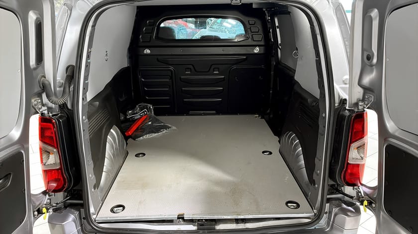 Bild 5 av Peugeot Partner Utökad Last 1.5 BlueHDi 130hk Dragkrok