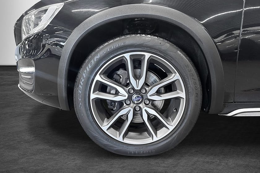Bild 2 av Volvo V60 Cross Country D4 AWD Geartronic Summum Euro 6 (190hk) Navi VoC 1ägare