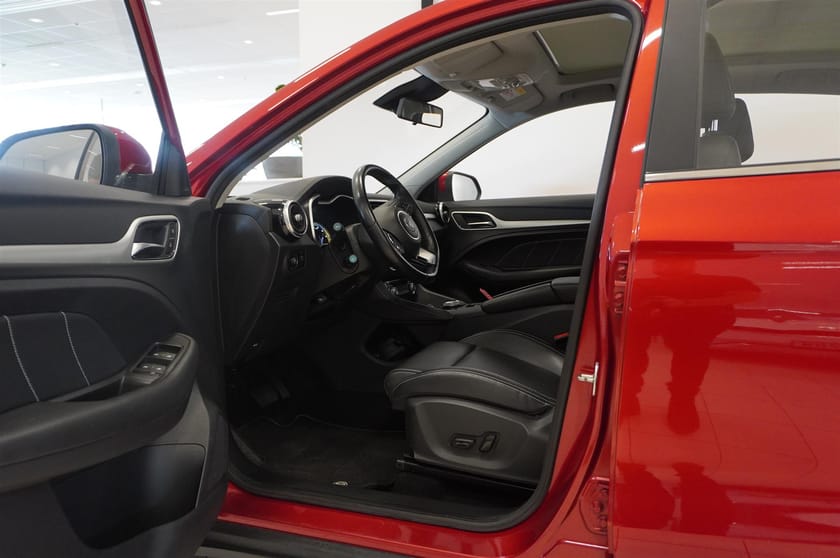 Bild 2 av MG ZS EV Luxury 45kWh Diamond Red