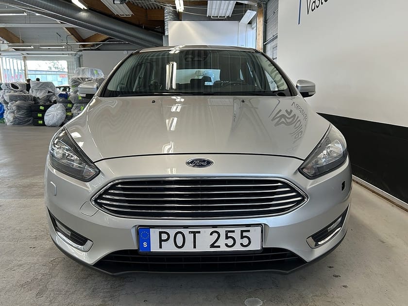 Bild 3 av Ford Focus Kombi 1.5 TDCi Powershift 120hk Drag Navigation CarPlay