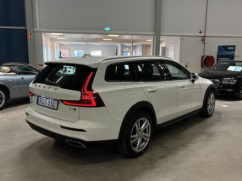 Bild 3 av Volvo V60 Cross Country D4 AWD Aut | Drag | Navi | Värmare