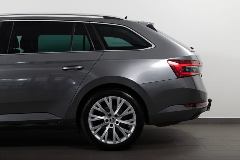 Bild 5 av Škoda Superb Kombi 2.0 TDI 4x4 DSG 200hk Canton/Pvärmare/Drag/Blind Spot