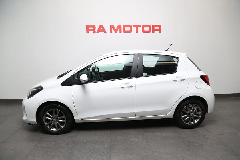 Bild 2 av Toyota Yaris 1,33 Dual VVT-i Multidrive S Active 5-dörrar Kamera