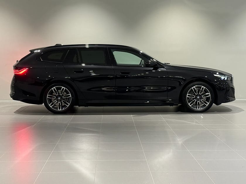 Bild 3 av BMW i5 xDrive40 Touring M Sport Drag AdptFartH H/K RattV 19"