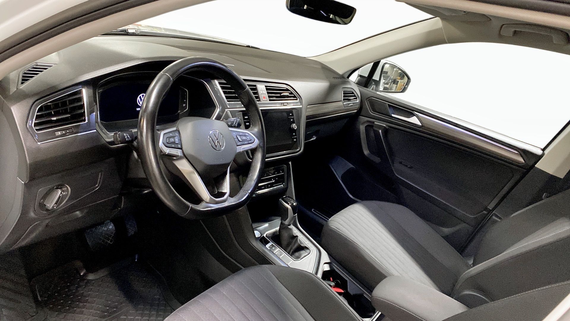 Volkswagen Tiguan 2024, bild 7/10