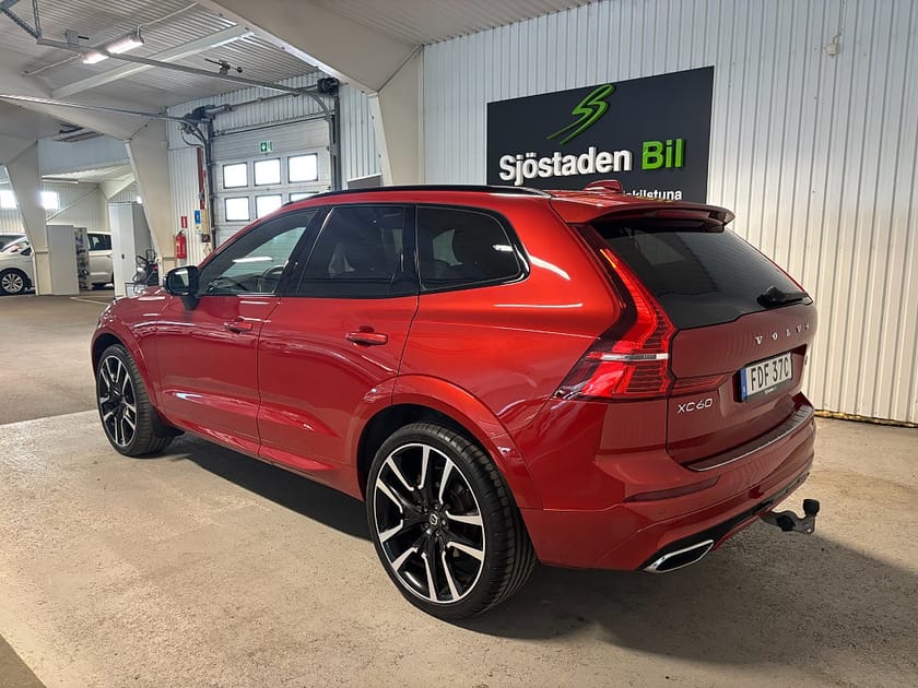 Bild 3 av Volvo XC60 B4 AWD Geartronic R-Design Navi Kamera Värmare