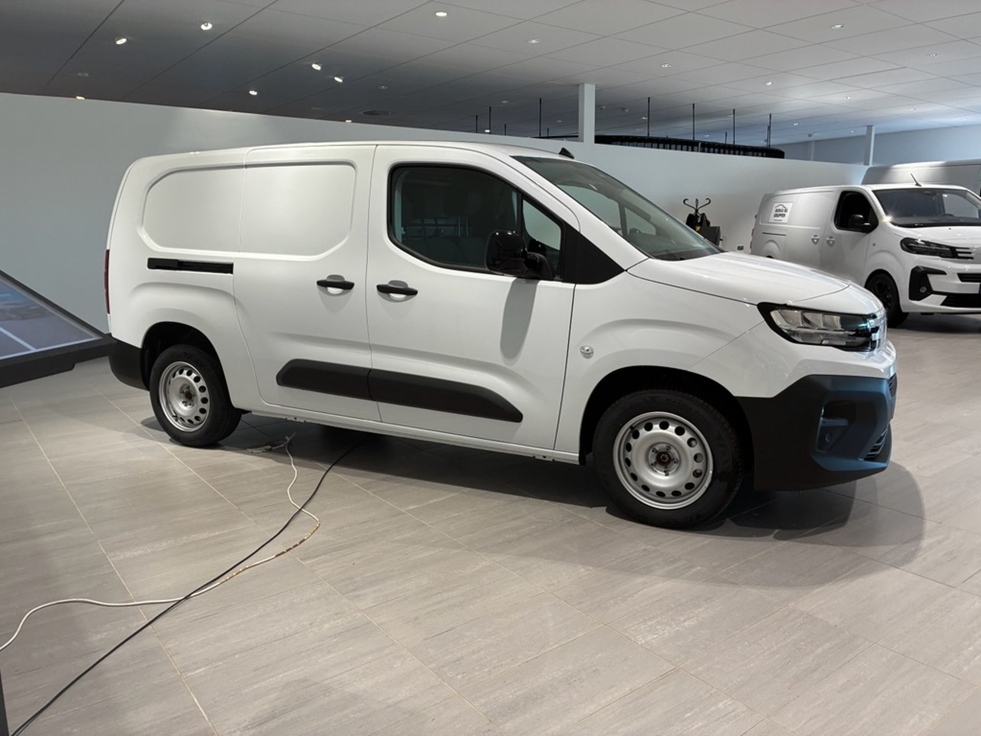 Peugeot Partner L2 2025, bild 2/8