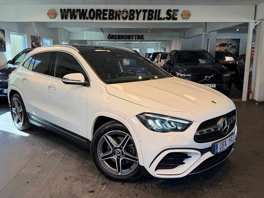 Bild 1 av Mercedes-Benz GLA 200 7G-DCT AMG Line Advanced Plus Drag Gps Pano Ambient
