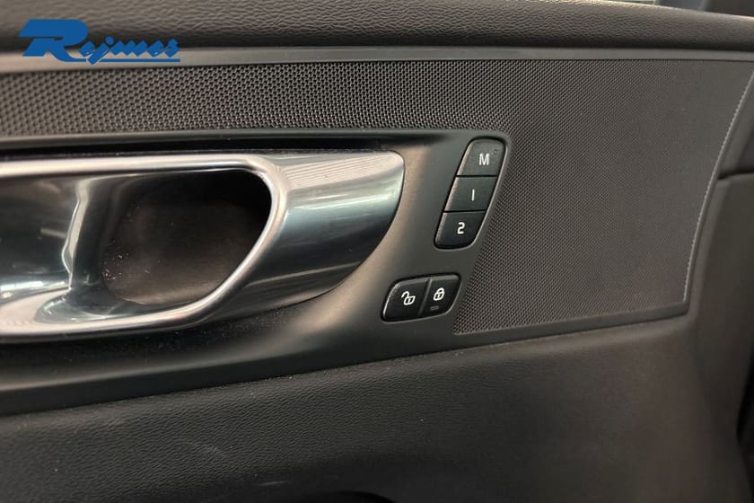 Bild 5 av Volvo XC60 B5 AWD Bensin Plus Dark