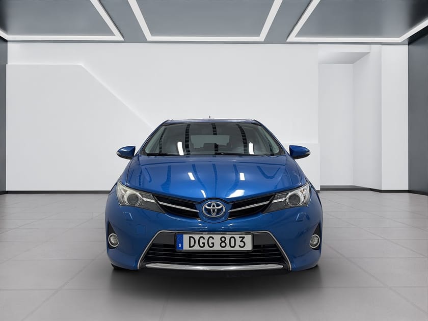 Bild 3 av Toyota Auris Hybrid e-CVT Edition 50/S+V Däck