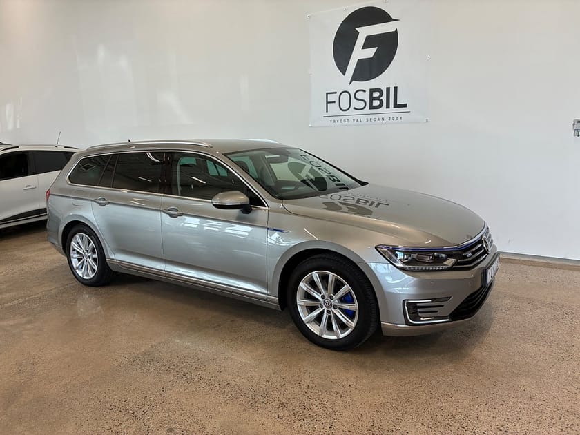 Bild 1 av Volkswagen Passat Variant GTE 1.4 TSI ACT Värmare Drag Backkamera Nyservad SoV