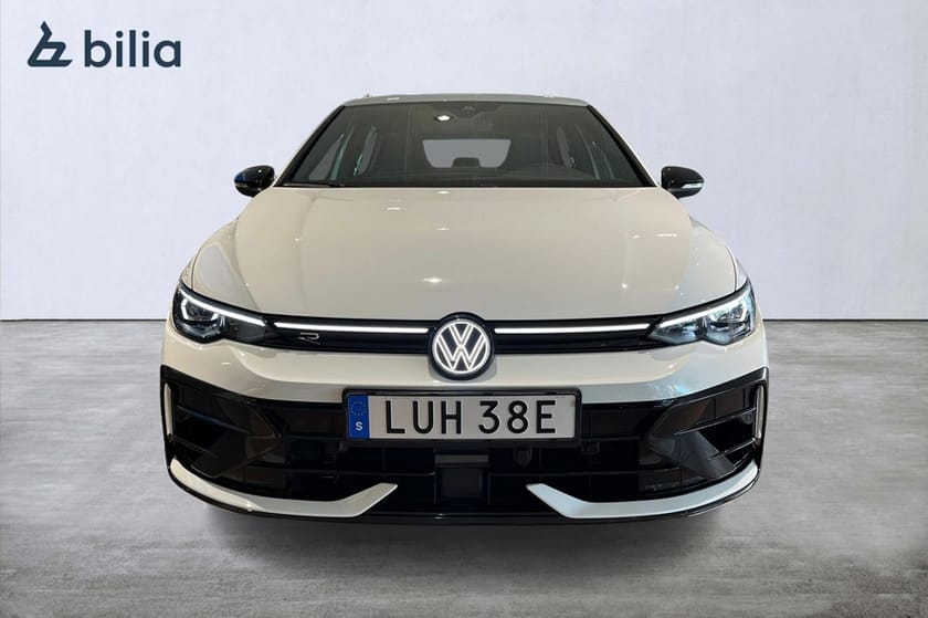 Bild 2 av Volkswagen Golf R 4M Black Style Värm Drag 333HK