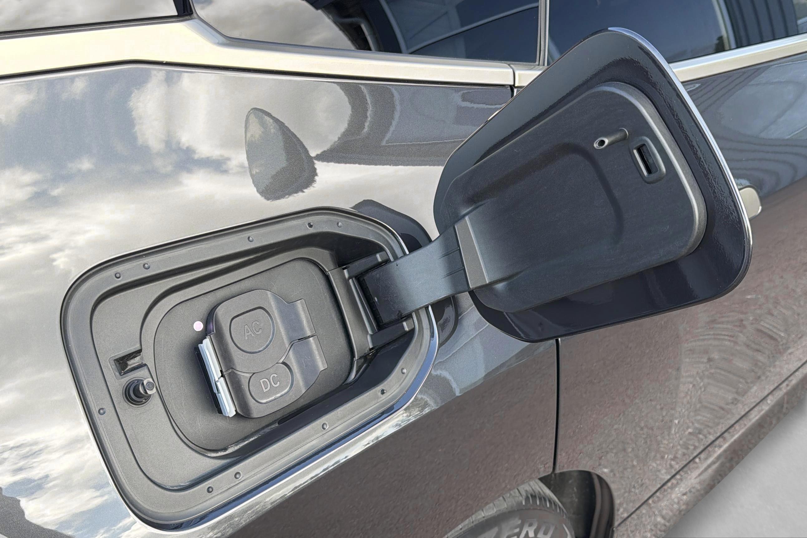 BMW iX xDrive40, 326hk, 2022