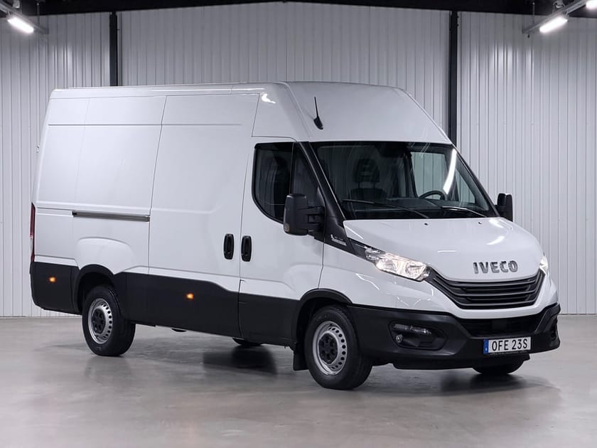 Bild 2 av Iveco Daily 35-140 Van 2.3 JTD Hi-Matic Moms Värmare S&V-Hjul 3500kg