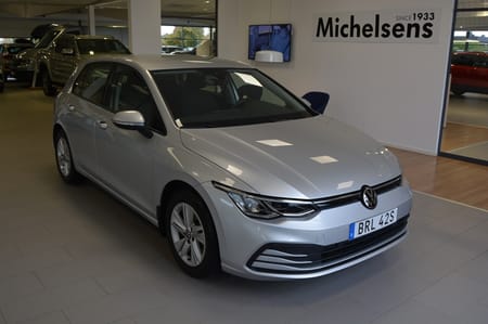 Volkswagen Golf 1.5 eTSI 150hk DSG7 Dragpaket / Navigation