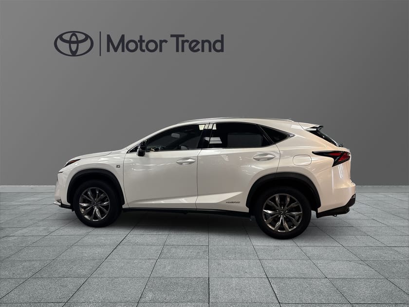 Bild 3 av Lexus NX 300h AWD NX300H F-Sport S+V-hjul Drag