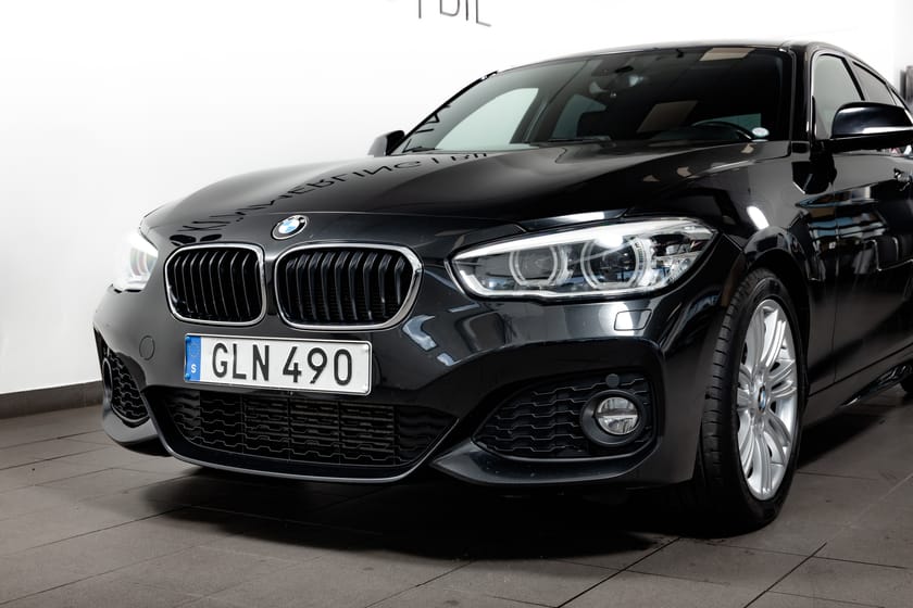 Bild 3 av BMW 118i M Sport Steptronic / Svartinnertak/Rattvärme