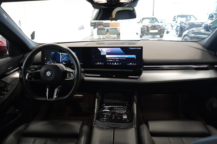 Bild 5 av BMW 530e xDrive Touring M-Sport Pano DAP H K Drag Adaptiva-Led Leasebar
