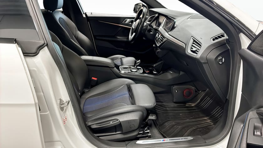Bild 3 av BMW 218i Gran Coupé Coupe M Sport Hi-Fi Rattvärme