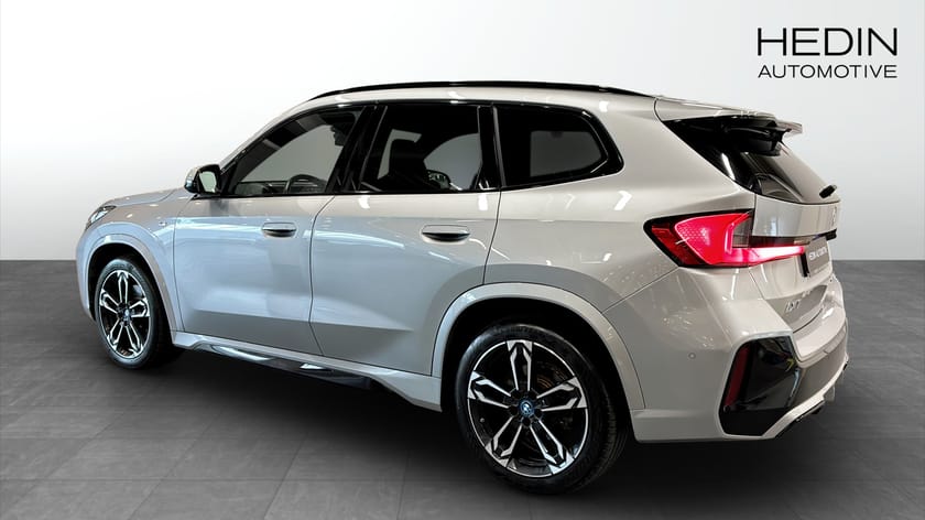 Bild 2 av BMW iX1 xDrive30 xDrive 30 M-Sport Lucka Dragkrok Harman Kardon Tonade rutor