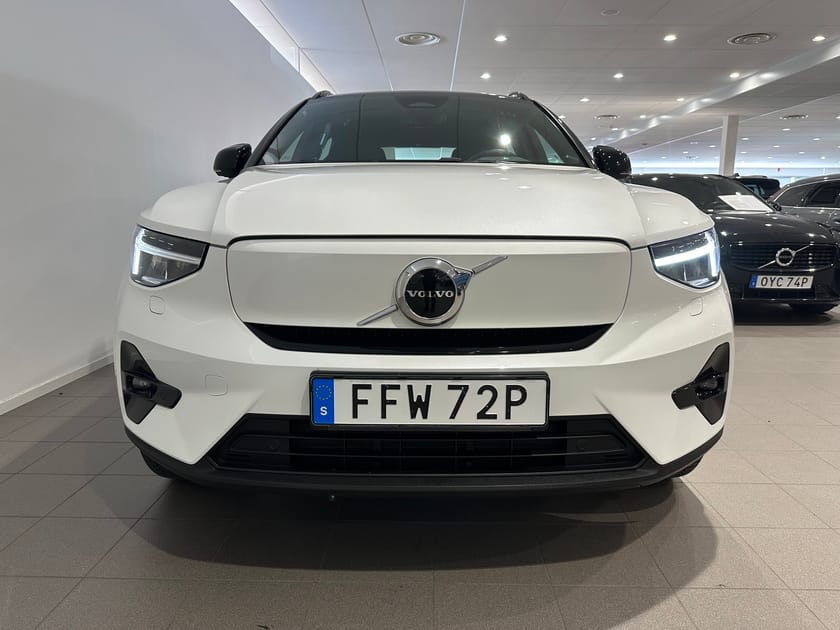 Bild 2 av Volvo XC40 Recharge Plus Edition / Navigation / Backkamera/ Dragkrok