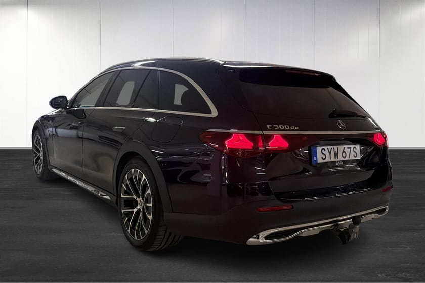 Bild 4 av Mercedes-Benz E 300 d e 4MATIC All-Terrain Burmester / Drag / Premium