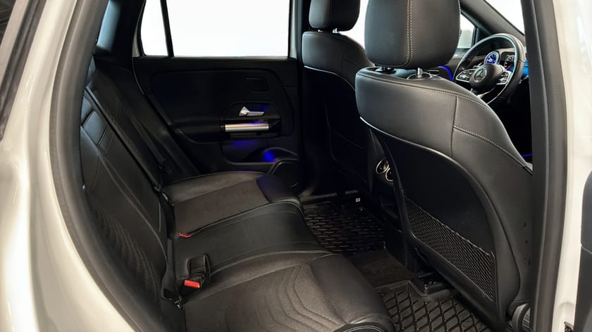 Bild 5 av Mercedes-Benz EQA 300 4MATIC Adaptiv Farthållare Drag